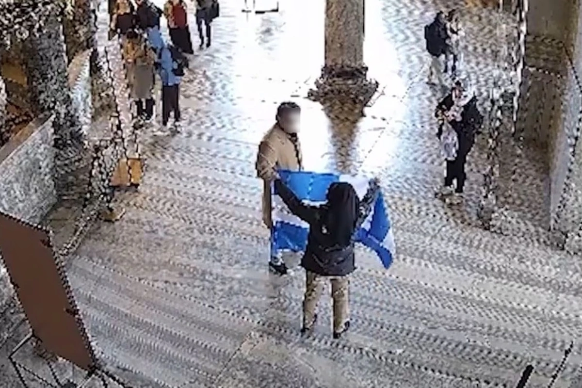 Ανακοινώθηκε η ποινή των δύο Ελλήνων που άνοιξαν τη σημαία «Ορθοδοξία ή Θάνατος» στην Αγιά Σοφιά