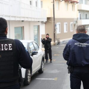 Ξεφεύγει η ανήλικη παραβατικότητα: 16χρονη δάγκωσε τη μητέρα της κοπέλας στην οποία έκανε bullying