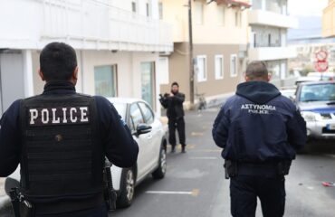 Ξεφεύγει η ανήλικη παραβατικότητα: 16χρονη δάγκωσε τη μητέρα της κοπέλας στην οποία έκανε bullying