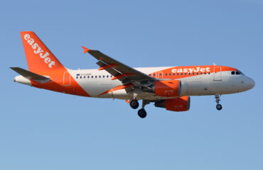 Αεροσκάφος της Easy Jet έκανε αναγκαστική προσγείωση στη Ρώμη λόγω ενός… power bank