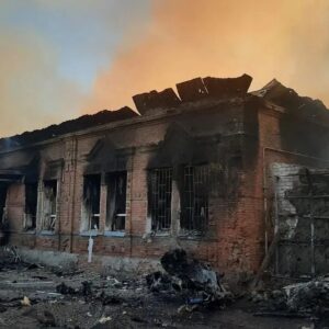 Οι Ουκρανοί χρησιμοποίησαν drones εξοπλισμένα με Starlink στην επίθεση σε ρωσικό κολλέγιο στο Λουγκάνσκ (βίντεο)