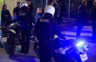 Ένταση στο Μικρολίμανο: Αστυνομικοί πυροβόλησαν και τραυμάτισαν άνδρα που είχε μαζί του όπλο και χειροβομβίδες