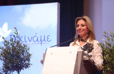 «Πυρά» Μ.Καρυστιανού κατά της κυβέρνησης και της Κομισιόν για το κράτος δικαίου και την υπόθεση των Τεμπών