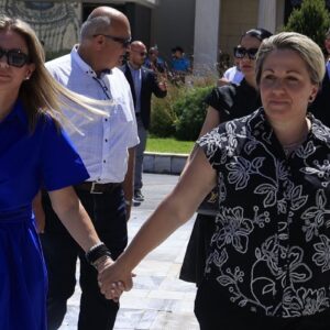 Μ.Ντόλκα προς Μ.Καρυστιανού: «Φάτους τα συκώτια πριν φάνε κι άλλους νέους ορεξάτους για ζωή»