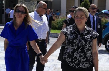 Μ.Ντόλκα προς Μ.Καρυστιανού: «Φάτους τα συκώτια πριν φάνε κι άλλους νέους ορεξάτους για ζωή»