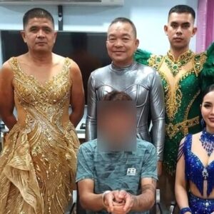 Ταϊλάνδη: Αστυνομικοί ντύθηκαν… drag queens για να συλλάβουν έμπορο ναρκωτικών! (φώτο)