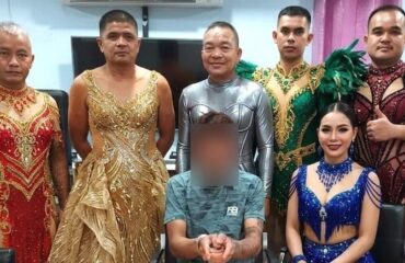 Ταϊλάνδη: Αστυνομικοί ντύθηκαν… drag queens για να συλλάβουν έμπορο ναρκωτικών! (φώτο)