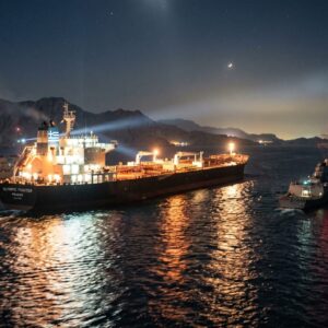 Ελληνικό supertanker πέρασε το Στενό του Ορμούζ με συνοδεία του  Ναυτικού των ΗΠΑ