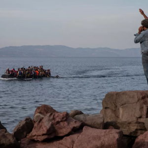 Εντοπίστηκε λέμβος με 36 παράνομους μετανάστες νότια της Κρήτης – Μεταφέρονται στην Αγία Γαλήνη
