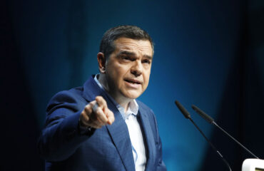 Ο Αλέξης Τσίπρας ανακοινώνει το όνομα του κόμματός του – Δείτε live