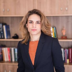 Αυτή είναι η 53χρονη γιατρός που πυροβόλησε ο 57χρονος σύζυγός της πριν αυτοκτονήσει στον Χολαργό (φώτο)