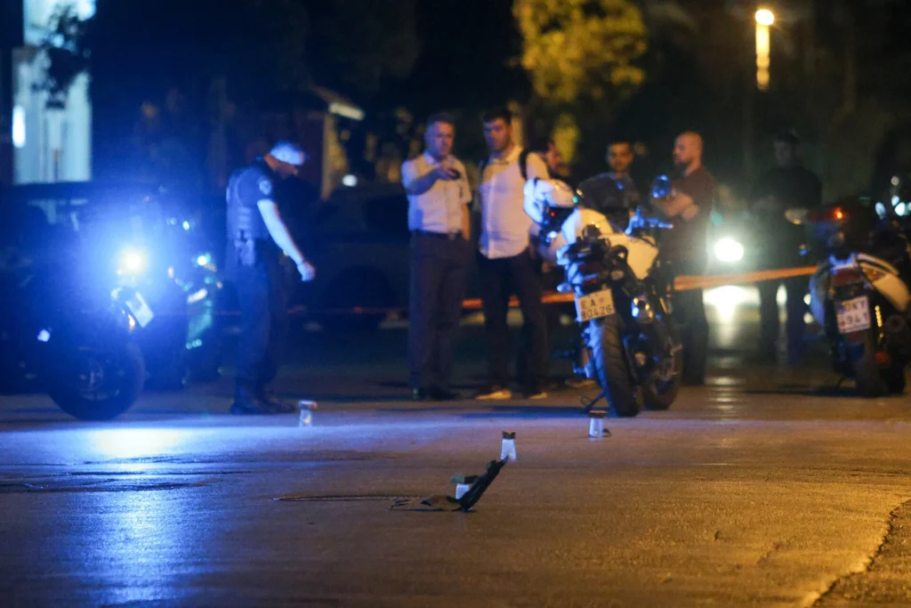 Σκηνές «φαρ γουέστ» στην Πατησίων: Πυροβολισμοί έξω από κατάστημα – Τραυματίας ο ιδιοκτήτης, συλλήψεις 3 Αλβανών