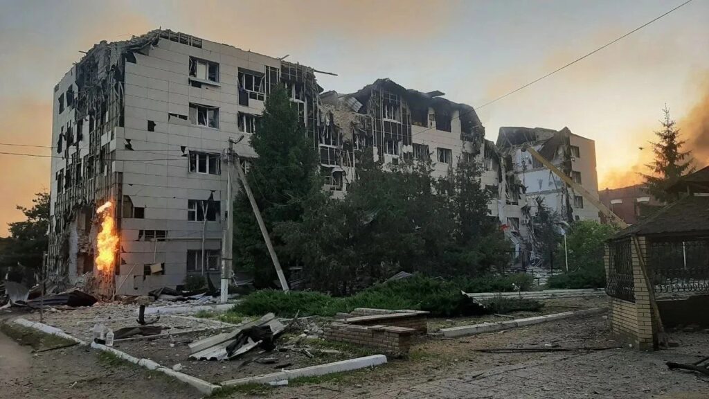 Ινδός πρώην αξιωματικός πληροφοριών για ουκρανική επίθεση σε κολλέγιο στο Λουγκάνσκ: «Ήξεραν ακριβώς τι κτυπούσαν»