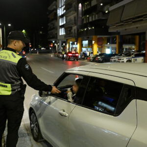 Συνελήφθη 26χρονη στην Κόρινθο που «κάρφωνε» τα μπλόκα της τροχαίας σε εφαρμογή με χιλιάδες μέλη