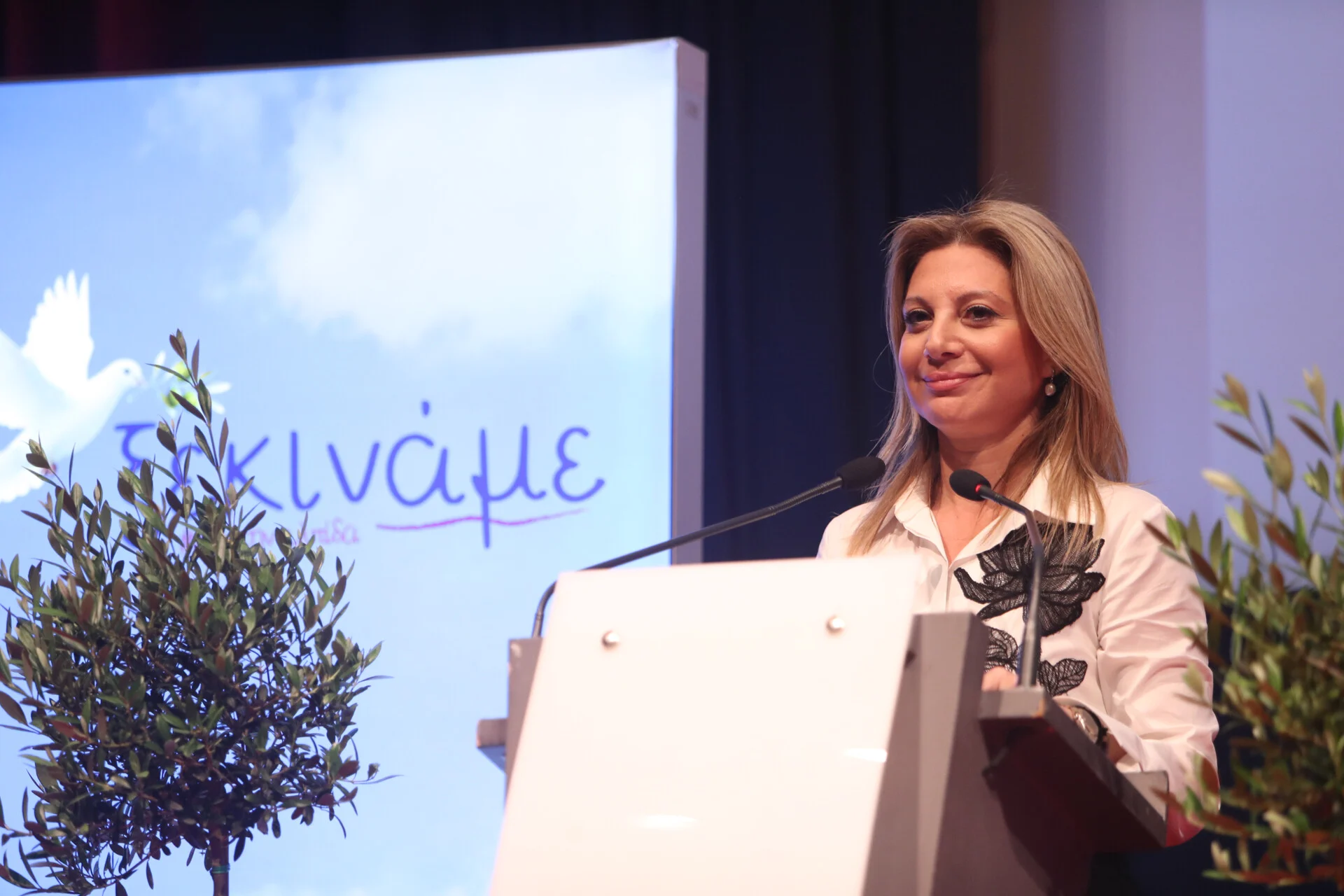 «Ελπίδα για τη Δημοκρατία»: Τα έξι πρόσωπα που συνθέτουν τον στενό πυρήνα του κόμματος της Μ.Καρυστιανού