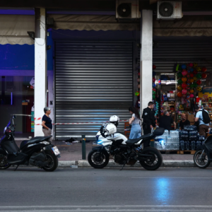 Σε εξέλιξη οι έρευνες για τους πυροβολισμούς στην Πατησίων: Αναζητείται ο τέταρτος δράστης