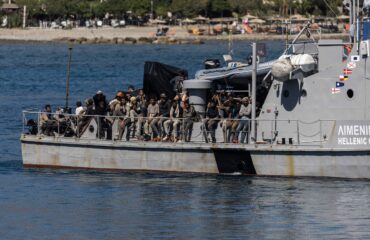 Δεν προλαβαίνει να περισυλλέξει παράνομους μετανάστες στα νότια της Κρήτης το Λιμενικό – 800 σε μία ημέρα