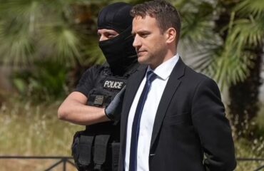 Πέντε χρόνια μετά τη δολοφονία της Καρολάιν: Ο Μπάμπης Αναγνωστόπουλος σπουδάζει Νομική στη φυλακή