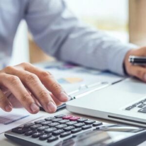 Χειροπέδες σε άνδρα στην Πέλλα που παρίστανε τον λογιστή για να «ρημάξει» ό,τι είχε μια ηλικιωμένη