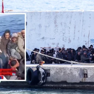 Κατά εκατοντάδες φτάνουν οι μετανάστες στην Κρήτη: Αγώνας δρόμου από το ΛΣ για να εξυπηρετήσει την αυξημένη κίνηση