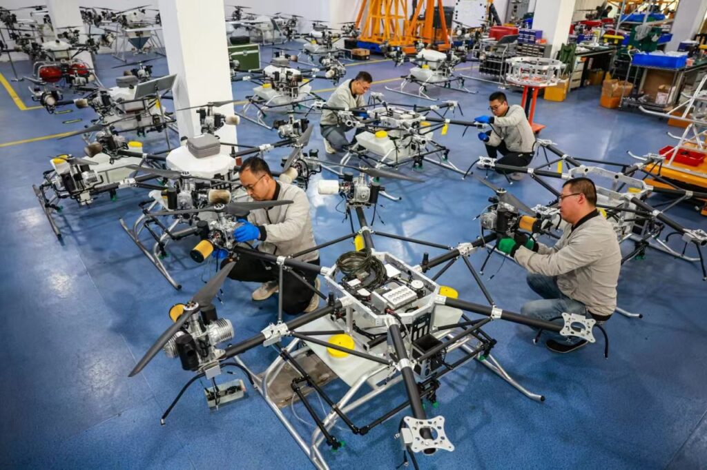 Κίνα: Νέος αλγόριθμος επιτρέπει σε σμήνη drones να εντοπίζουν και να πλήττουν στόχους χωρίς ανθρώπινη παρέμβαση