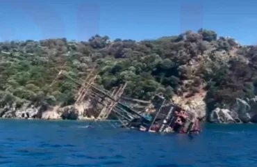 Τουρκία: Βυθίστηκε τουριστικό «πειρατικό» σκάφος με 148 επιβάτες ανοιχτά της Μαρμαρίδας (βίντεο)