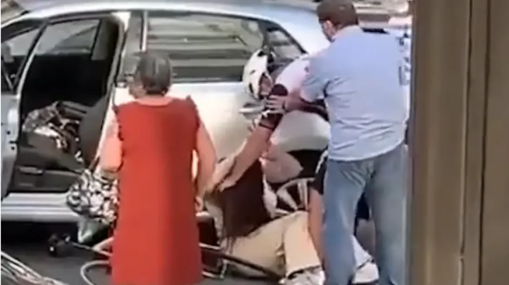Άγρια επίθεση ποδηλάτη σε γυναίκα οδηγό στη Πορτογαλία – Το σοκαριστικό βίντεο έχει προκαλέσει οργή στην χώρα