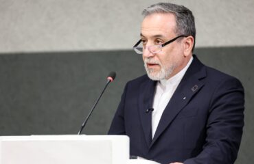 Αμπάς Αραγτσί: «Οι συνομιλίες με τις ΗΠΑ συνεχίζονται αλλά δε μπορούμε να πούμε τίποτα μέχρι να έχουμε αποτέλεσμα»