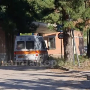 Συγκλονισμένη η τοπική κοινωνία της Λαμίας από τον θάνατο του 28χρονου που έπεσε από την ταράτσα τριώροφου κτιρίου