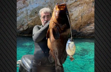 Το μήνυμα του Π.Πολάκη στον Α.Τσίπρα κρατώντας στα χέρια του… ροφό 13,5 κιλών! (φωτο)