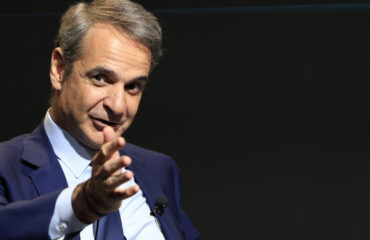 Κυβέρνηση: Προσβολή στους πολίτες με επίδομα «ψίχουλων» 150 ευρώ όταν οι φίλοι και κατά τα φαινόμενα συνεταίροι της θησαυρίζουν!