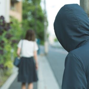 Άγνωστος επιτέθηκε με σεξουαλική διάθεση σε 22χρονη στο Λυκαβηττό: Τον απώθησε έντρομη από πάνω της