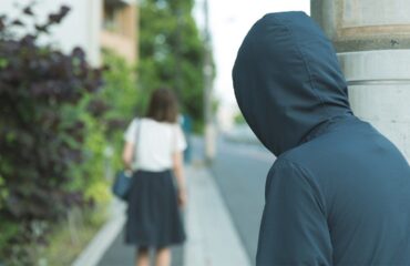 Άγνωστος επιτέθηκε με σεξουαλική διάθεση σε 22χρονη στο Λυκαβηττό: Τον απώθησε έντρομη από πάνω της