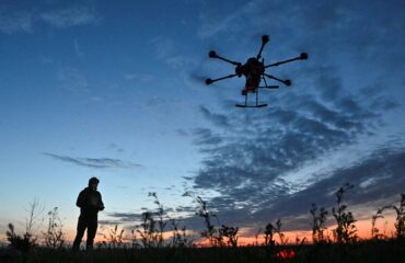 Βίντεο: Oυκρανικά drones κτυπούν ρωσικό σύστημα αεράμυνας Pantsir-S1 και ρυμουλκό στην Κριμαία