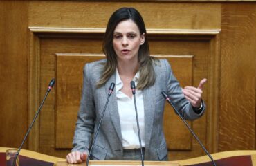 Η Έφη Αχτσιόγλου παραιτήθηκε από βουλευτής: «Είναι μια πράξη συνείδησης»