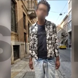 Τρόμος στο κέντρο της Αθήνας: Σουδανός αποπειράθηκε να βιάσει εργαζόμενη – Εισέβαλλε με μαχαίρι σε κλινική