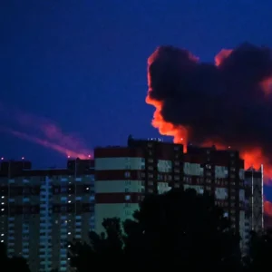 Ακόμα ένα συγκλονιστικό βίντεο από τους χθεσινούς σφοδρούς ρωσικούς βομβαρδισμούς που «γονάτισαν» την Ουκρανία