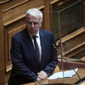 Επίθεση από ομάδα δέκα κουκουλοφόρων δέχθηκε ο βουλευτής της ΝΔ Σ.Σιμόπουλος έξω από το σπίτι του