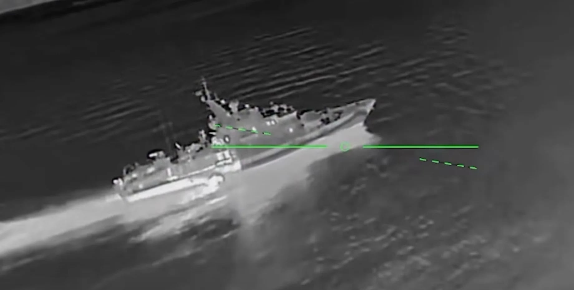 Βίντεο: Ουκρανικά drones κτυπούν ρωσικό περιπολικό πλοίο Svetlyak κοντά στην Γέφυρα της Κριμαίας