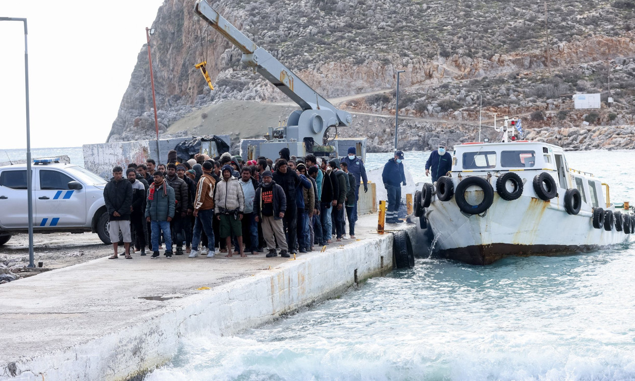 Η Κρήτη «βουλιάζει» αλλά όχι από τουρίστες αλλά παράνομους μετανάστες