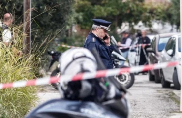 Έγκλημα στα Τρίκαλα: «Άκουσα έναν δυνατό ήχο και τον είδα αιμόφυρτο» λέει γειτόνισσα των ηλικιωμένων