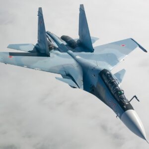 Αστραπιαίο πλήγμα: Ρωσικό Su-30SM εξαΰλωσε Ουκρανούς στρατιώτες και αποθήκες με drones «Baba Yaga» – Δείτε βίντεο