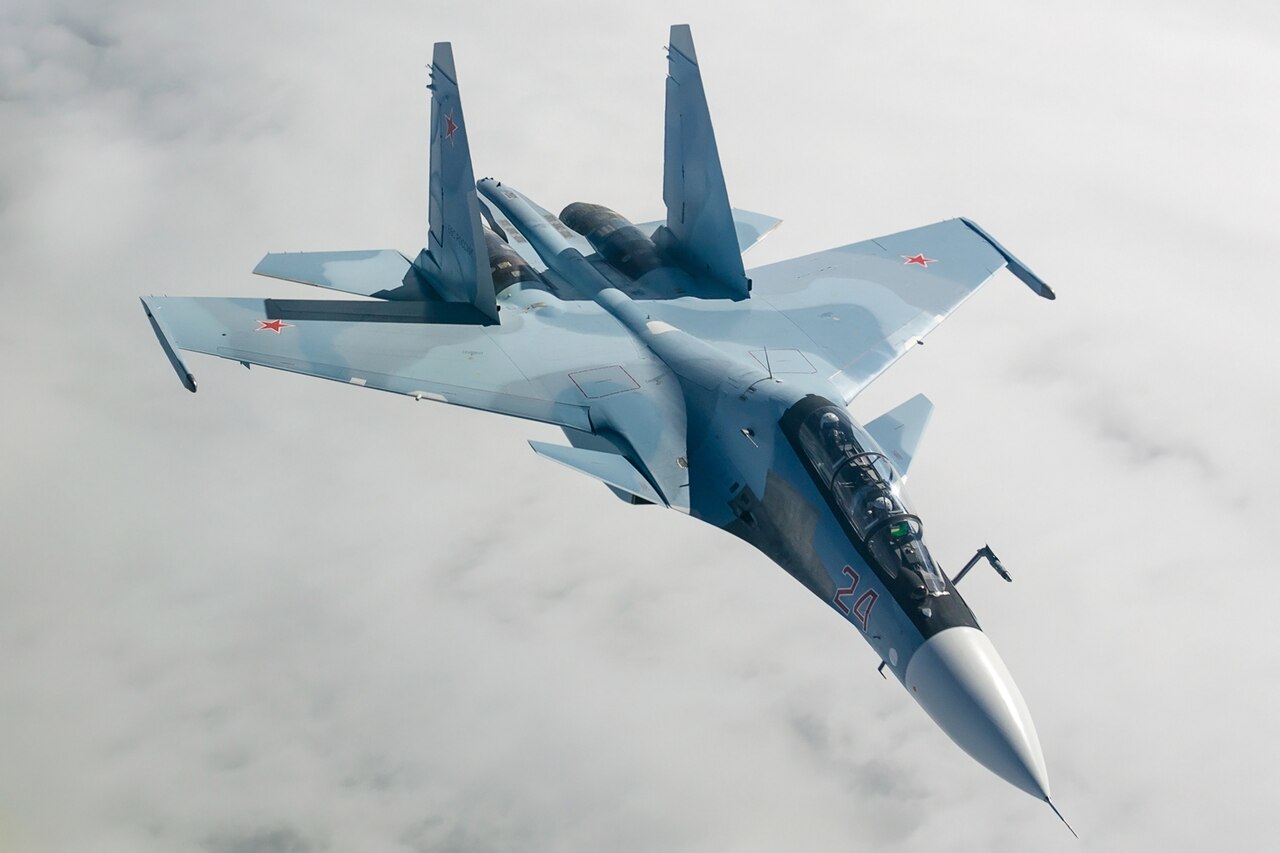 Αστραπιαίο πλήγμα: Ρωσικό Su-30SM εξαΰλωσε Ουκρανούς στρατιώτες και αποθήκες με drones «Baba Yaga» – Δείτε βίντεο