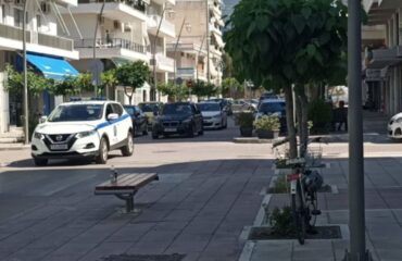 Οδηγήθηκε σήμερα το πρωί στα δικαστήρια της Καλαμάτας ο 41χρονος συζυγοκτόνος