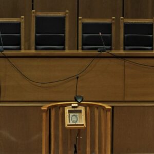 Στη φυλακή και όχι στο φρενοκομείο του Βόλου ο 53χρονος που προσπάθησε να βγάλει τα μάτια του αδερφού του