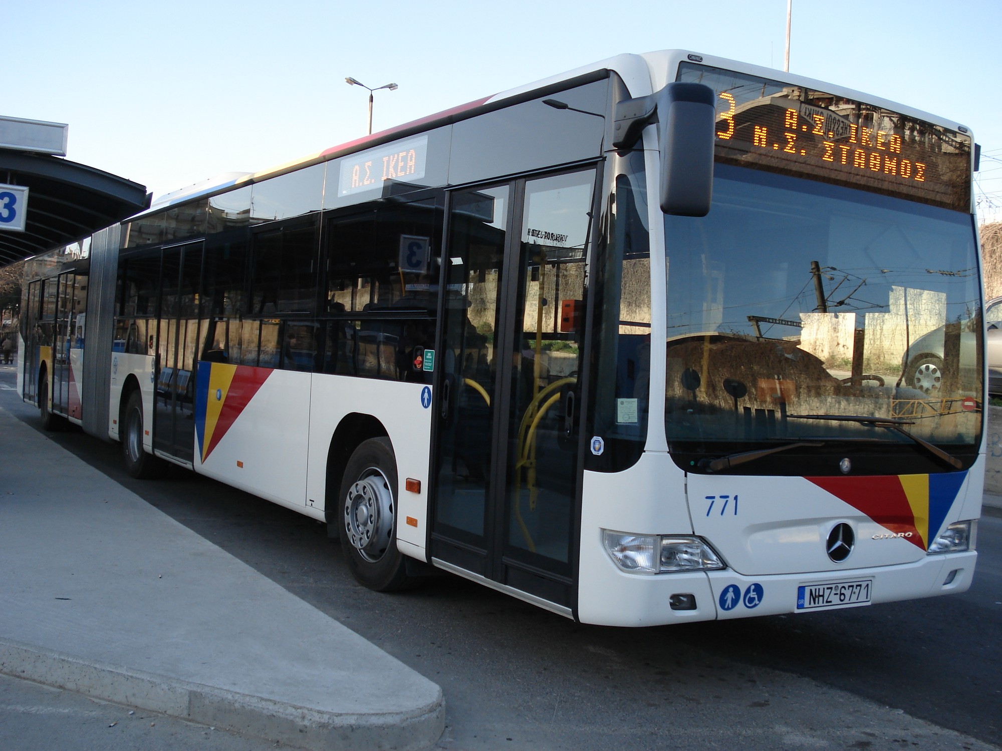 Συνελήφθη 46χρονος που φωτογράφιζε και βιντεοσκοπούσε 14χρονη μέσα σε αστικό λεωφορείο της Θεσσαλονίκης