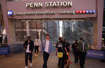 Επίθεση με μαχαίρι στο «Penn Station» της Νέας Υόρκης: Τουλάχιστον πέντε τραυματίες (βίντεο)