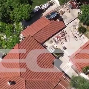 Στη δημοσιότητα πλάνα από την έπαυλη – «φρούριο» του Τ.Δαλαμάγκα στο Αίγιο