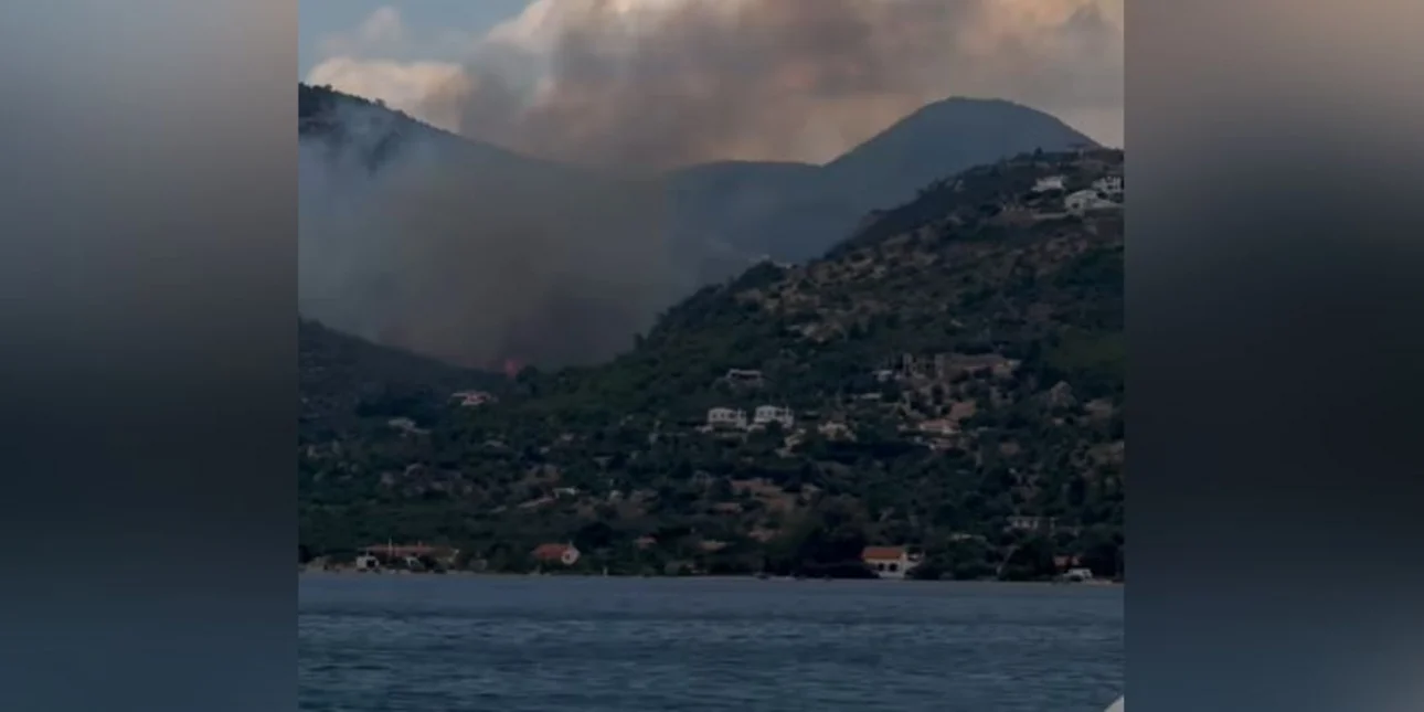 Φωτιά κοντά στη λίμνη Βουλιαγμένης Λουτρακίου: Προειδοποιητικό μήνυμα στους κατοίκους