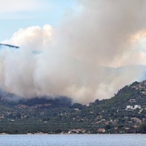 Φωτιά στο Λουτράκι: Συνελήφθη 70χρονος Γάλλος που εκτελούσε αγροτικές εργασίες